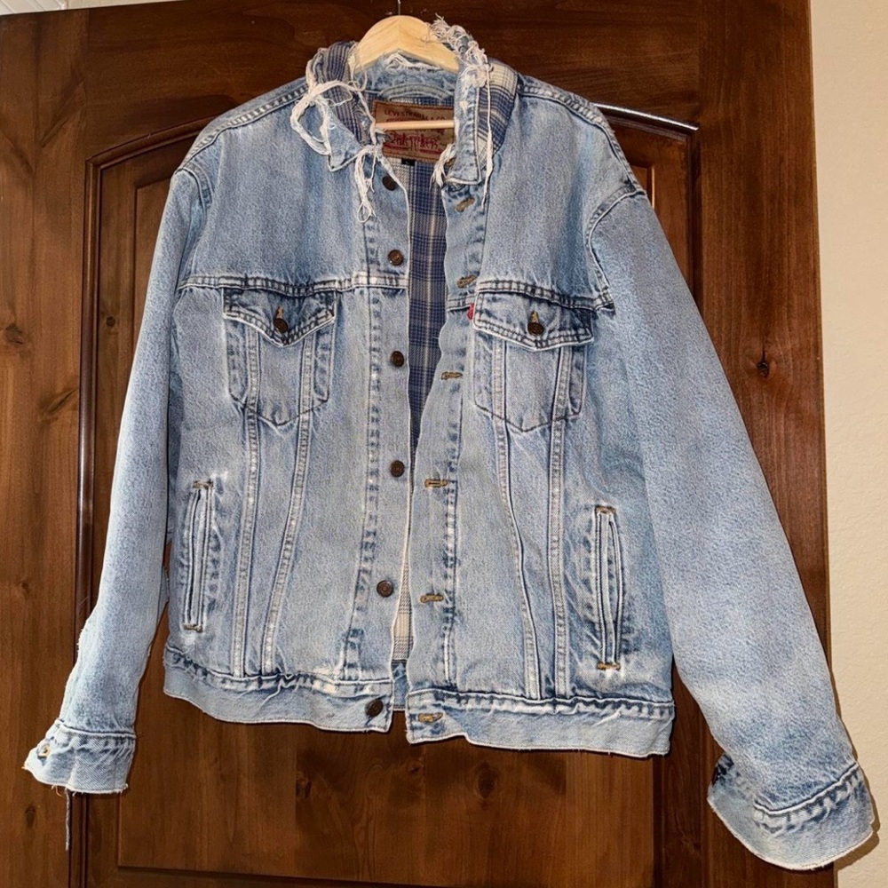 Vintage Levi’s Lined Insulated Denim Jacket – Size L